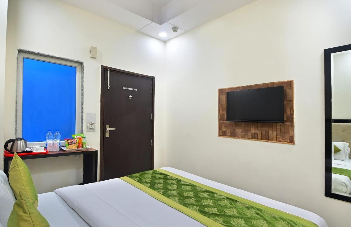 Hotel Emporio View - New Delhi Railway Station - Paharganj Екстериор снимка