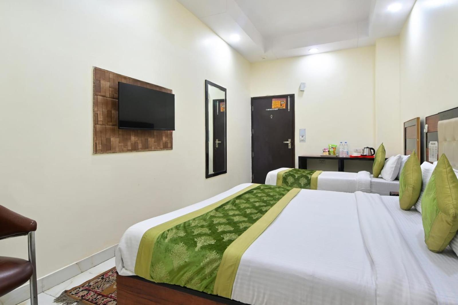 Hotel Emporio View - New Delhi Railway Station - Paharganj Екстериор снимка