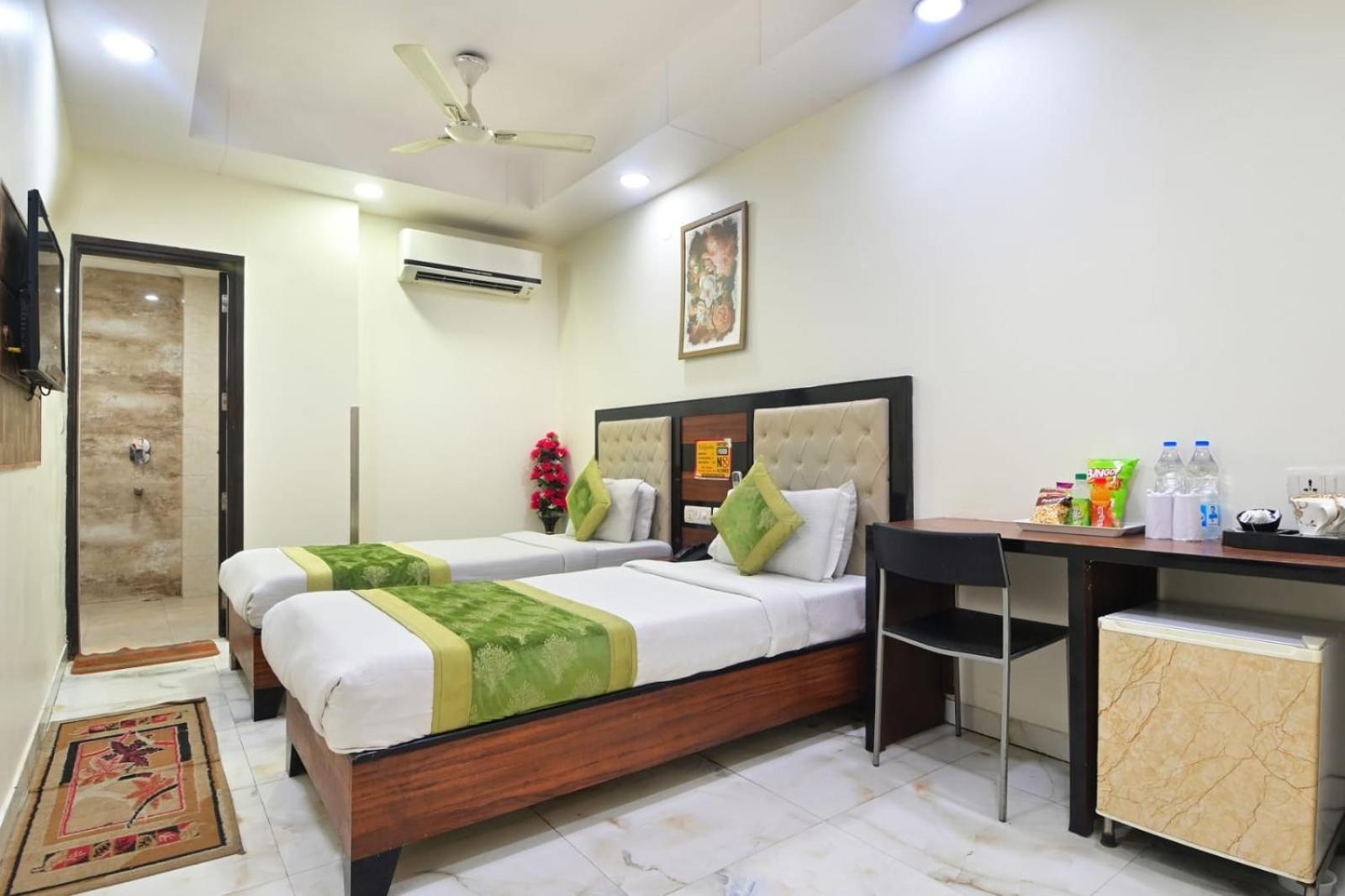 Hotel Emporio View - New Delhi Railway Station - Paharganj Екстериор снимка