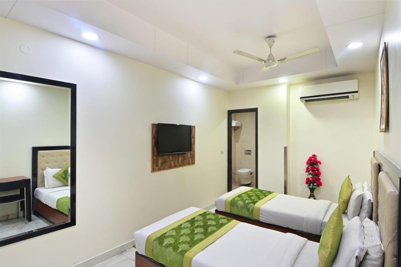 Hotel Emporio View - New Delhi Railway Station - Paharganj Екстериор снимка