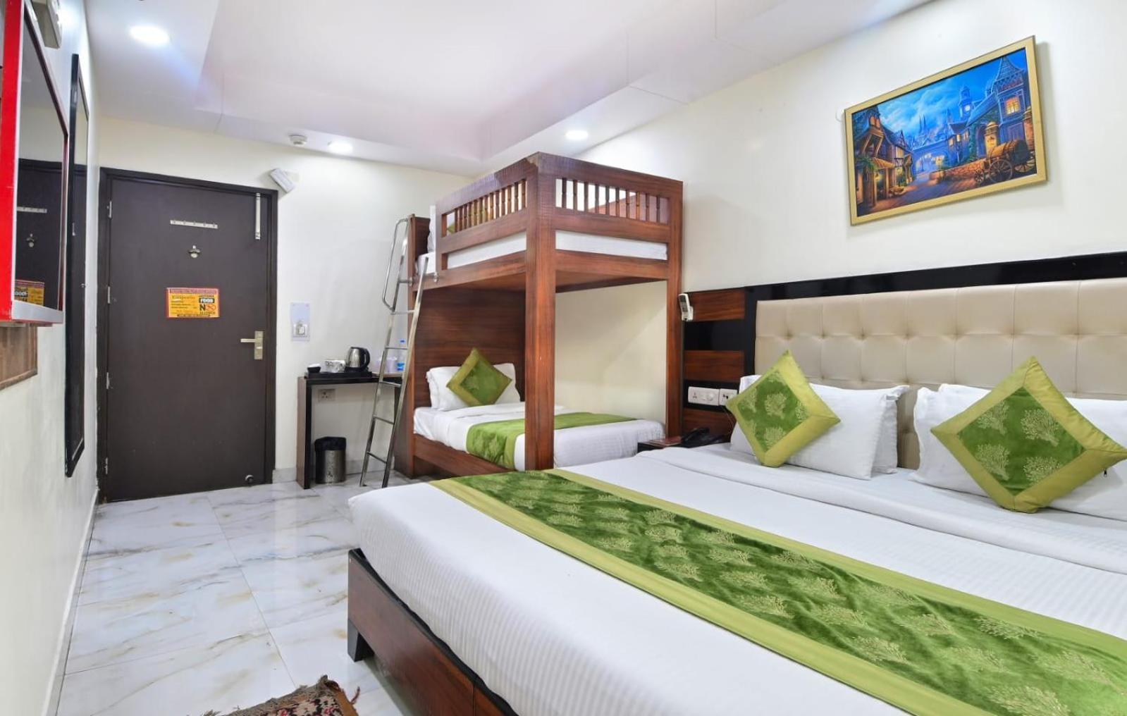 Hotel Emporio View - New Delhi Railway Station - Paharganj Екстериор снимка